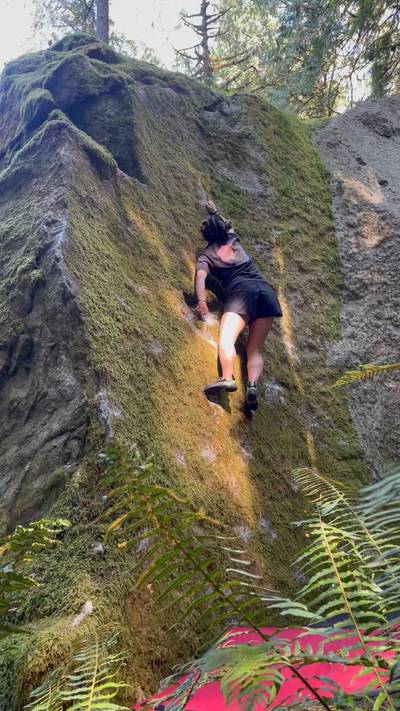 Amphitheatre Left v1, Squamish - Beta Video from susansaysSENDIT