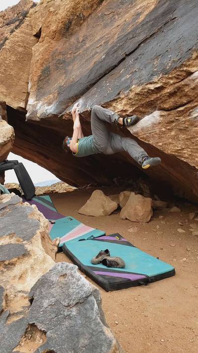 Teepee Traverse v8, Moe's Valley - Beta Video from gaorlov