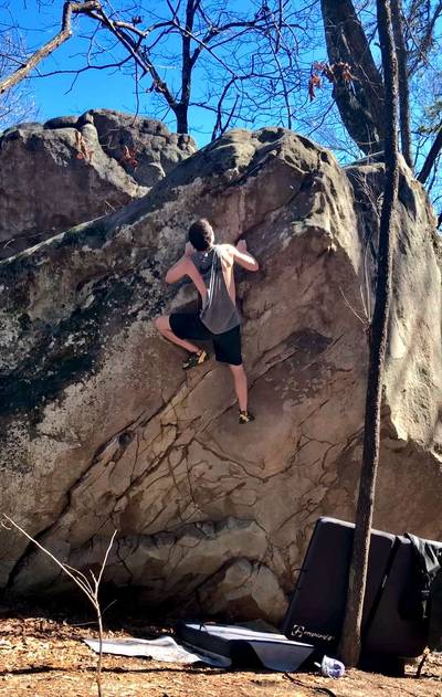 Rampart v4, Hospital Boulders - Beta Video from FallingSolo