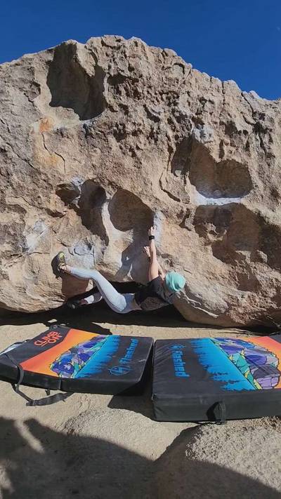 Little Chucky v4, Joshua Tree - Beta Video from climbthatdee