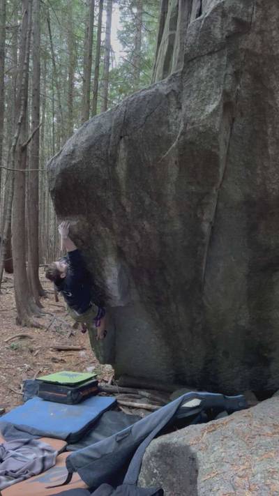 Summoning Sit v11, Squamish - Beta Video from austinclimbing
