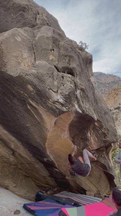 Gandhi (aka Holds be a Gandhi) v10, Joe's Valley - Beta Video from routesetter
