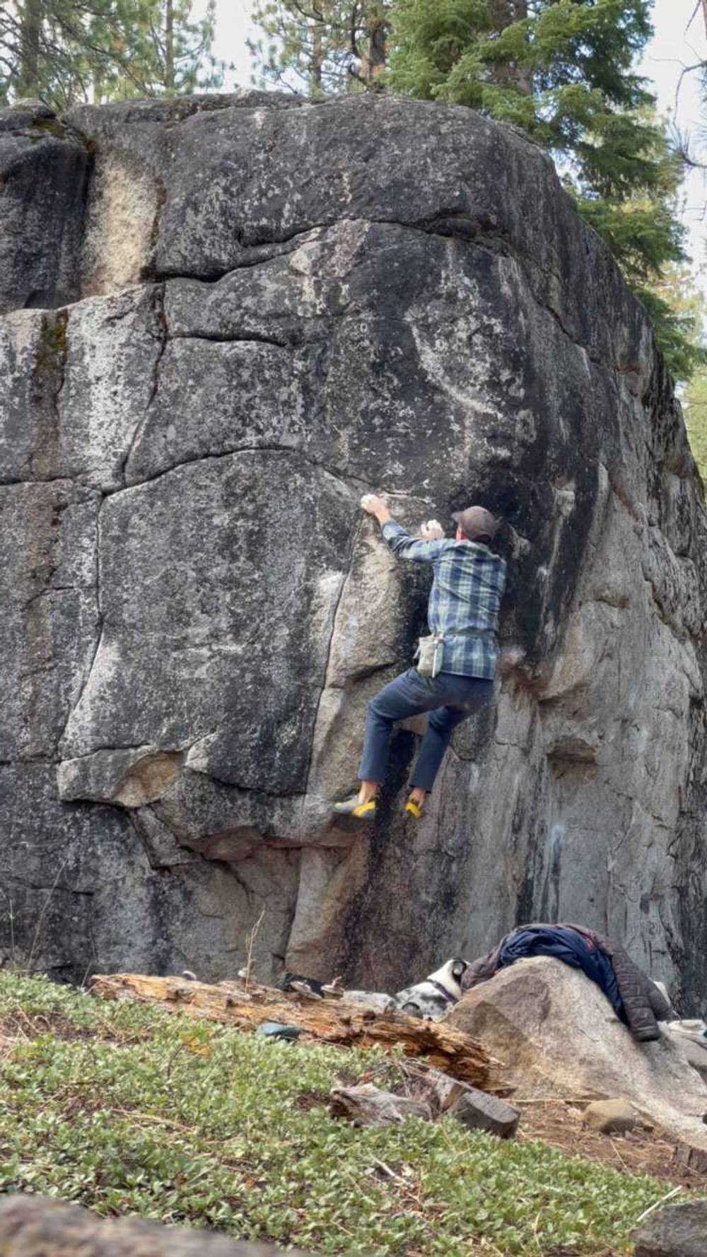 Trash Boulder Arete v4, Lake Tahoe - Beta Video from Mosshalladay