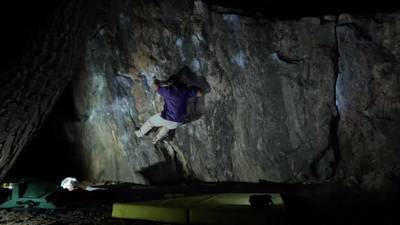 Scrape v8, Clear Creek Canyon - Beta Video from ian.climbs