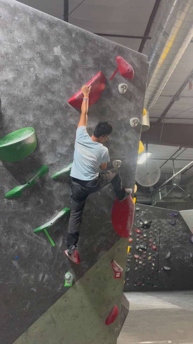 Red #24, Boulder, Black Rock Bouldering Gym - Beta Video from Cheng_bouldering