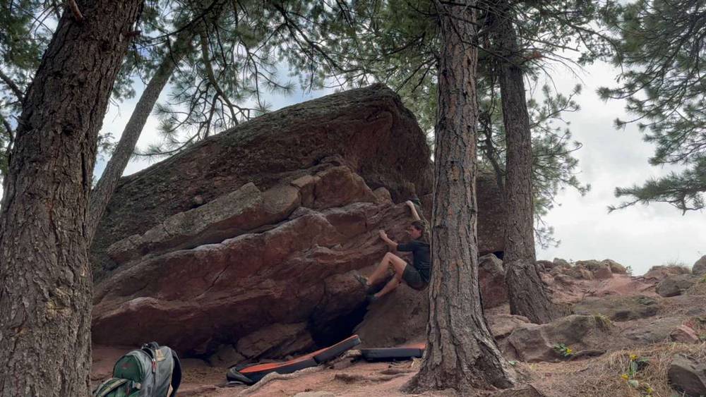 Low Moon Traverse v1, Flagstaff Mountain, CO - Beta Video from Chris_Ol