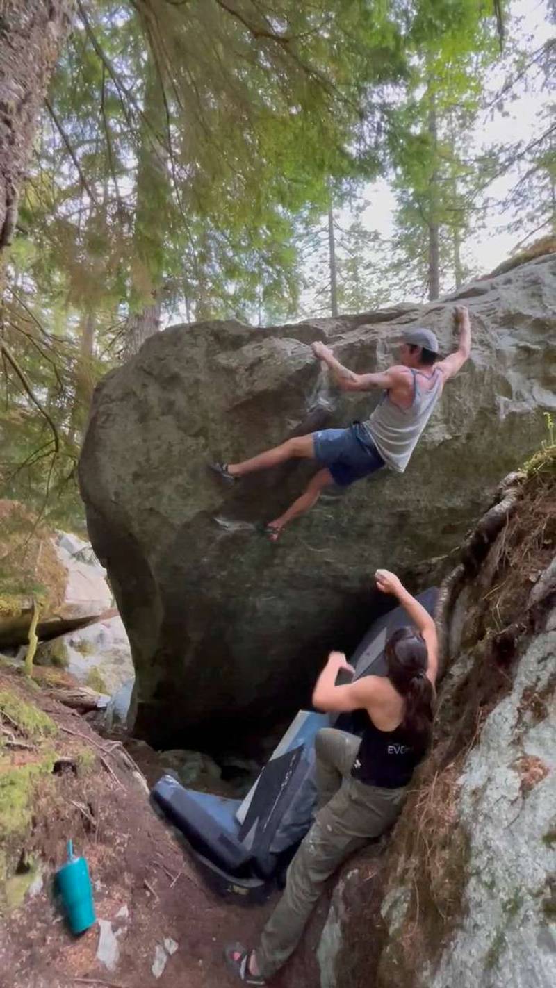 Razzamatazz v8, Squamish - Beta Video from lliammcbean