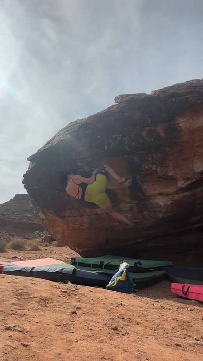 Hypnotoad v4, Moe's Valley - Beta Video from kimikoclimbs