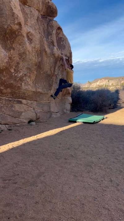 Lunge For It v3, Joshua Tree - Beta Video from Bouldering_in_socks