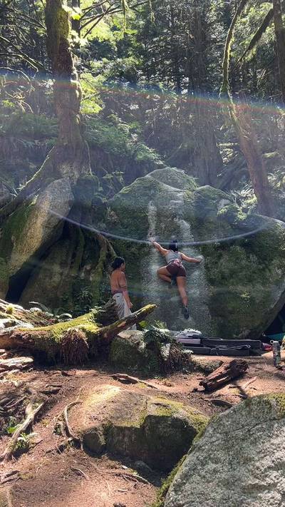 Nadia's Slab v1, Squamish - Beta Video from tiinnngggg