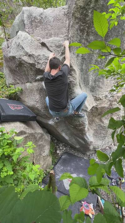 Shots Fired! v4, Squamish - Beta Video from mattfischerclimbs