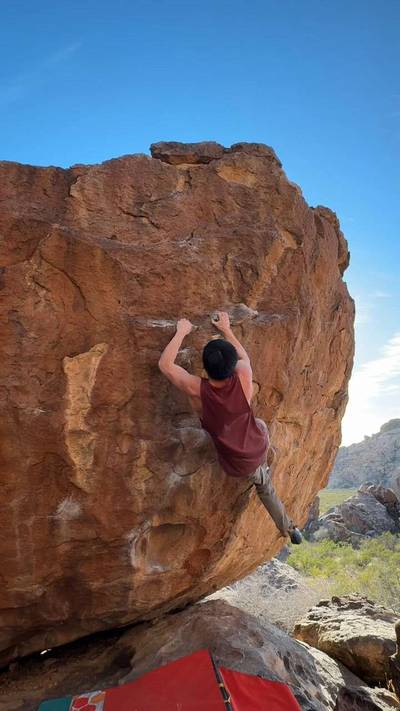 Weenie Roast v4, Hueco Tanks - Beta Video from Zerocrimps