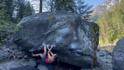 Hueco Crimper Left Entrance v8, Leavenworth - Beta Video from jenna_kwon