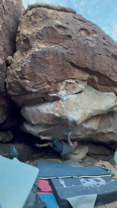 Hebro Sausage v5, Hueco Tanks - Beta Video from awclimbe86