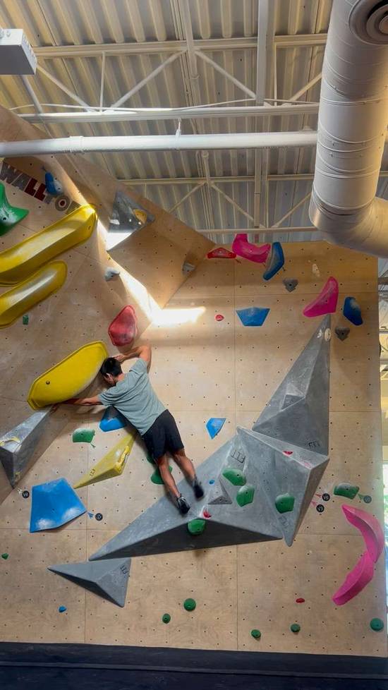 White v6, Hogtown Boulders - Beta Video from ledami