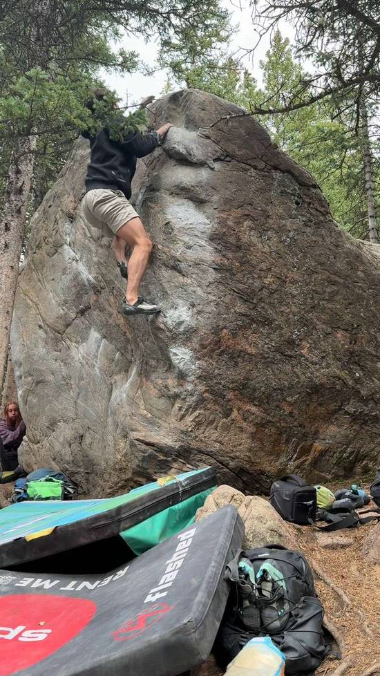 Boulder 3 Easy Arete v0, Guanella Pass - Beta Video from slapthesloper