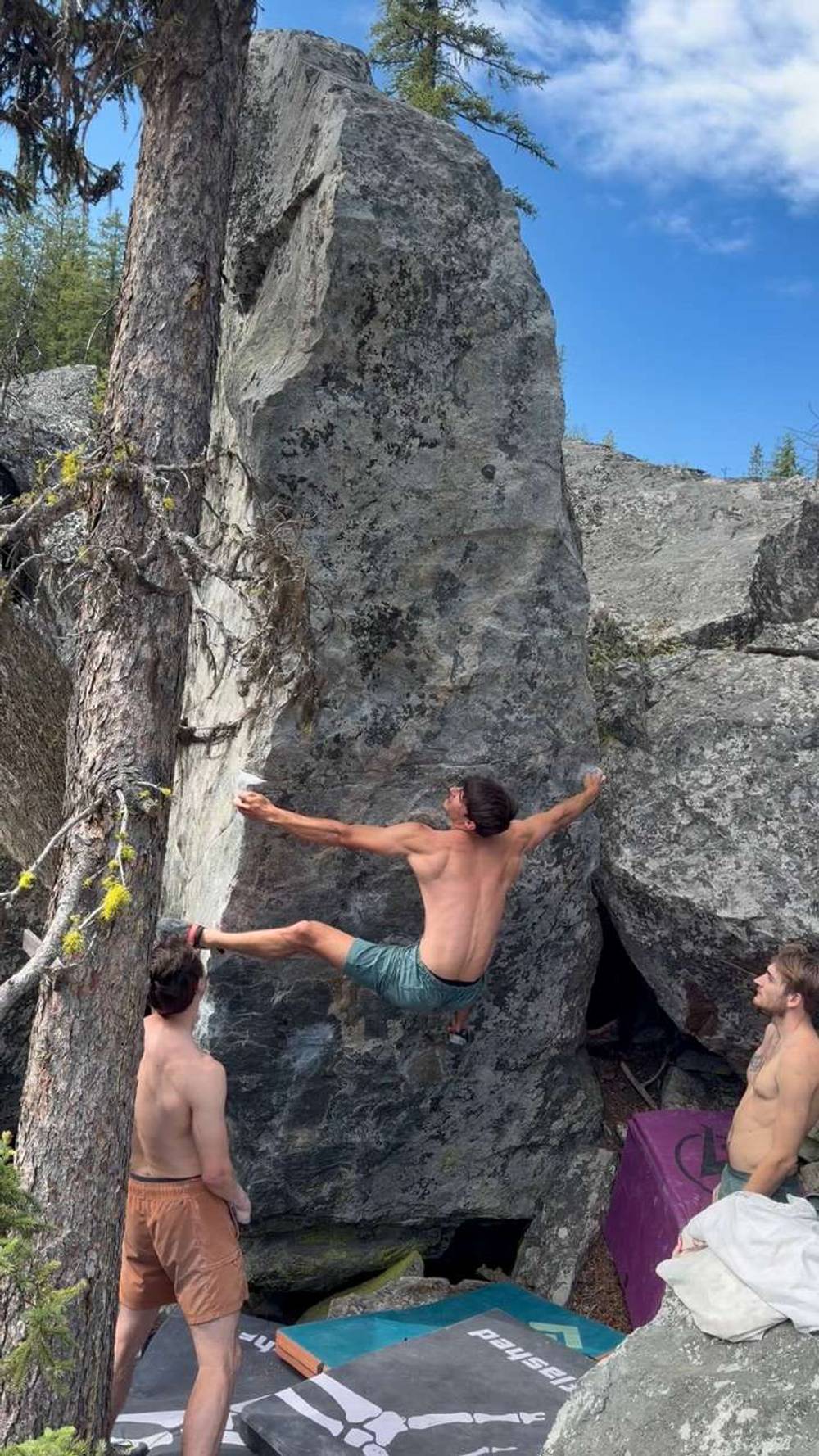 Danger is My Middle Name Stand v6, Kelowna - Beta Video from simonbclimbing