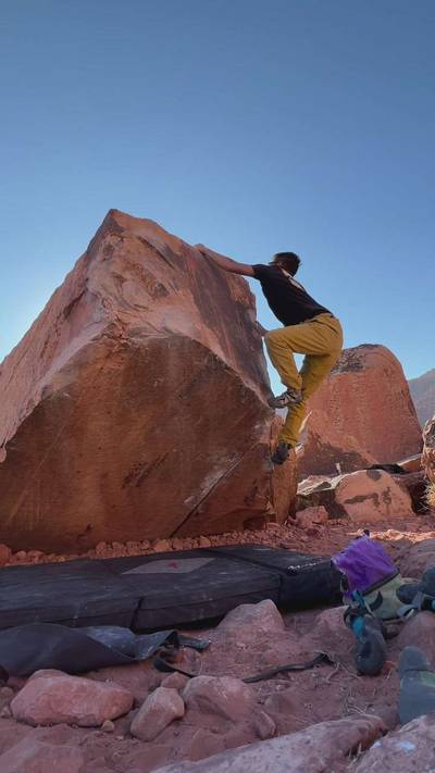 Square Arete Low v7, Red Rock - Beta Video from JohnNguyen