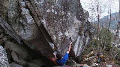 North Ridge Mini v10, Squamish - Beta Video from LukeZimmerman