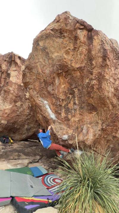 3 Star Arete Sit v4, Hueco Tanks - Beta Video from MorganP