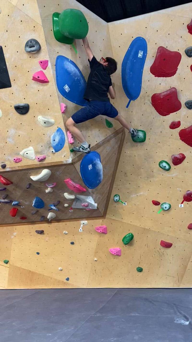 Green v5 Armadillo Boulders San Antonio Bouldering Watch Beta Videos