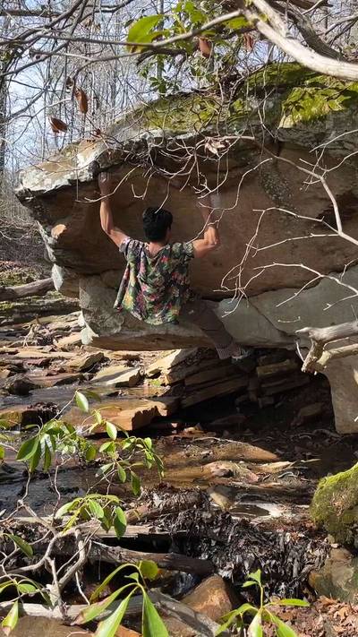 Over The River v5, Pep Boys - Beta Video from ian.climbs