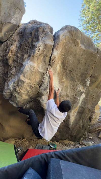 Electric Fence (center) v7, Joe's Valley - Beta Video from JohnNguyen