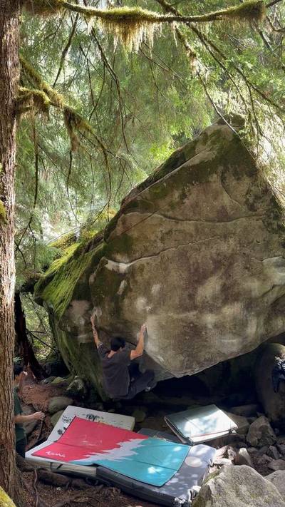 Gavel Left v8, Miller River - Beta Video from climb_ryan