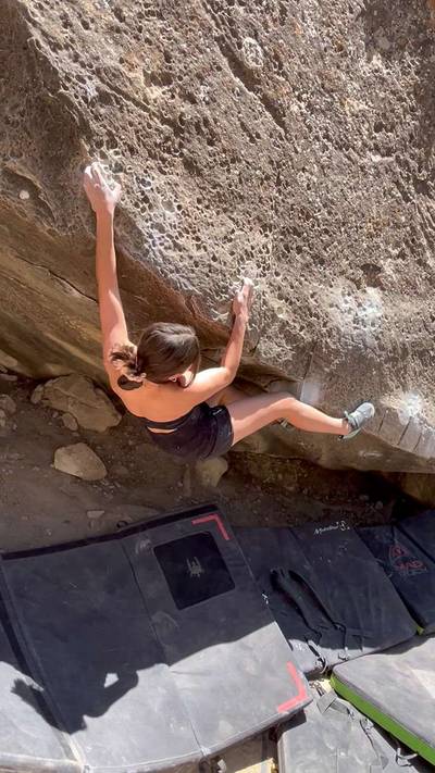 Zan's Girlfriend v6, Joe's Valley - Beta Video from emi.climbs