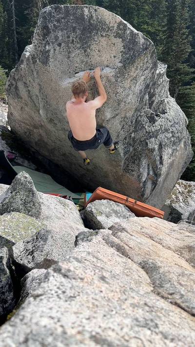 Power Struggle v6, Stevens Pass - Beta Video from DaBoulderFolder