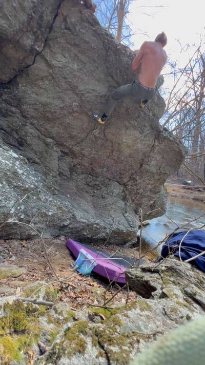 Jeb! v5, Gunpowder Falls - Beta Video from bouldering_baboon
