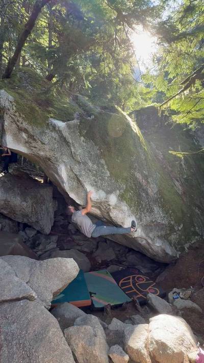 Worm World Cave Low v10, Squamish - Beta Video from Jeffers666