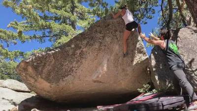 Black Moth Super Rainbow v6, Black Mountain - Beta Video from anniemng