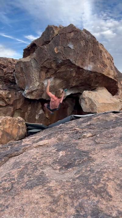 Hedgehog v9, Hueco Tanks - Beta Video from craig.heitzler