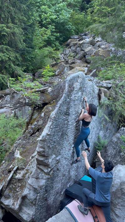 Dinosaur Skin v4, Miller River - Beta Video from connie.climbthenics