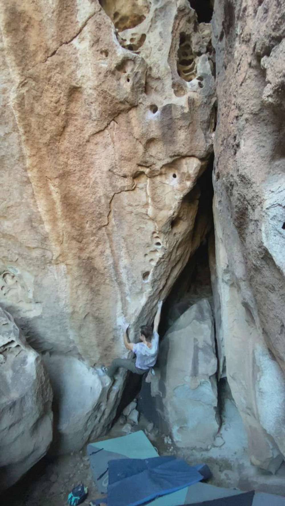 Deathrattle v10, Hueco Tanks - Beta Video from WildBillElliot