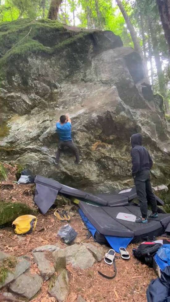 High School v6, Comox Lake - Beta Video from Bouldering_Bushido