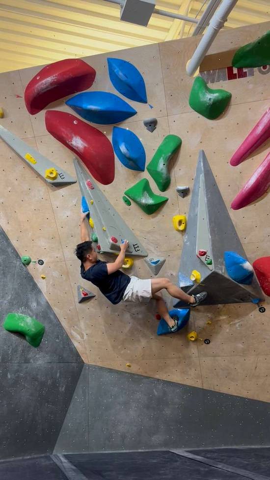 Blue v5, Hogtown Boulders - Beta Video from loreno