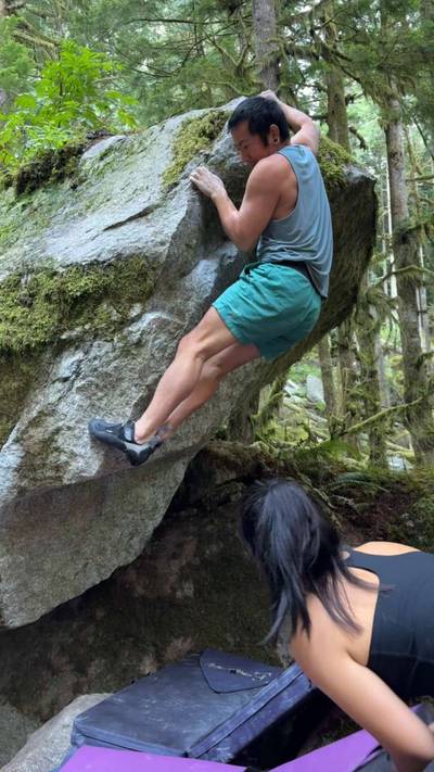 Hourglass v5, Squamish - Beta Video from austinclimbsweird