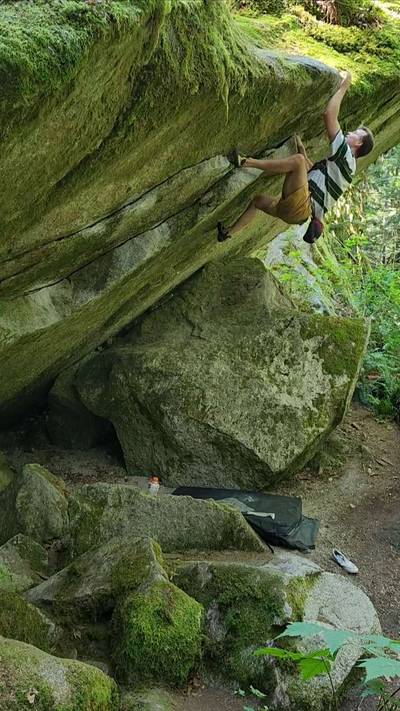 Lost World Overhang v2, Squamish - Beta Video from CarsonClimbs