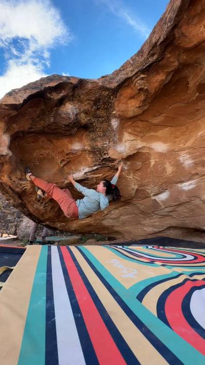 Backhoe Left v4, Moe's Valley - Beta Video from kimikoclimbs