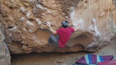 Slave to the Grind v9, Bishop - Beta Video from drjeffclimbs