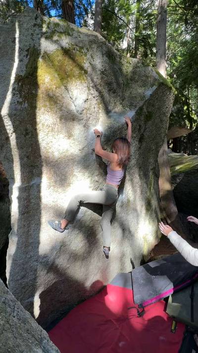 Practical Horseman v4, Squamish - Beta Video from pearclimbs