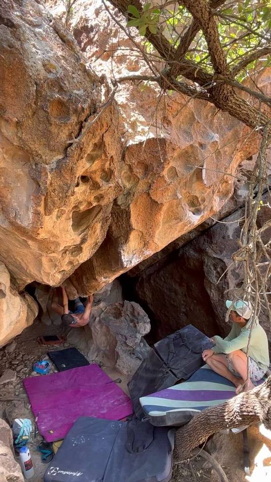 bottoms up v7, Hueco Tanks - Beta Video from Mdmayhaps