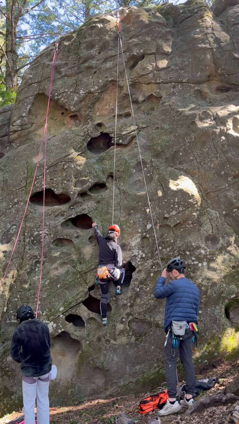 Dog Breath 5.10a, Castle Rock State Park - Beta Video from JaniceLi