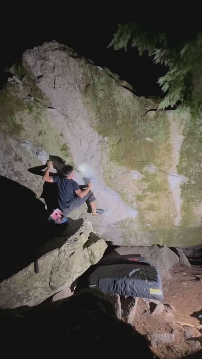 Sit Down to Holm Boy v6, Squamish - Beta Video from dogwaterking007