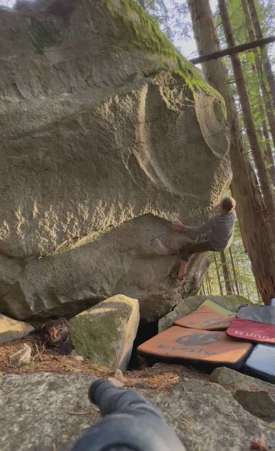 Lighten Up aka The Essence v9, Gold Bar - Beta Video from austinclimbing