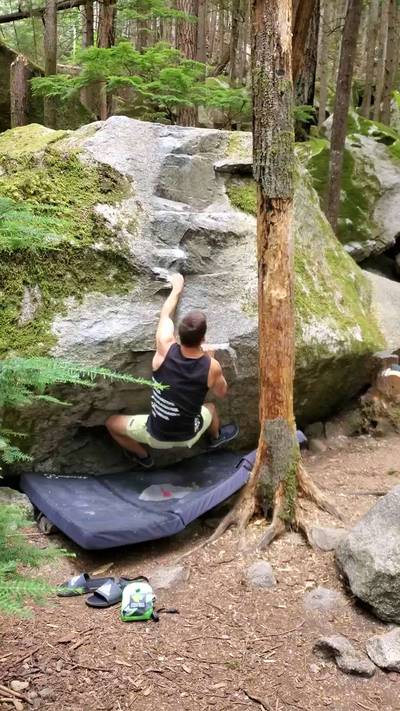 Stu's Dyke v0, Squamish - Beta Video from CarsonClimbs