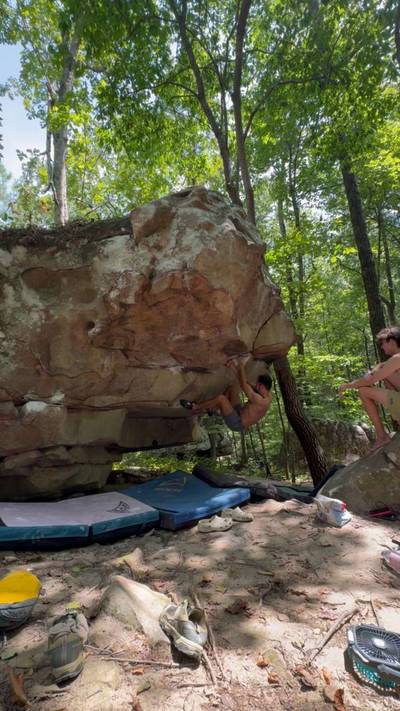 Raccoon Eyes v4, Hospital Boulders - Beta Video from jordiclimbs