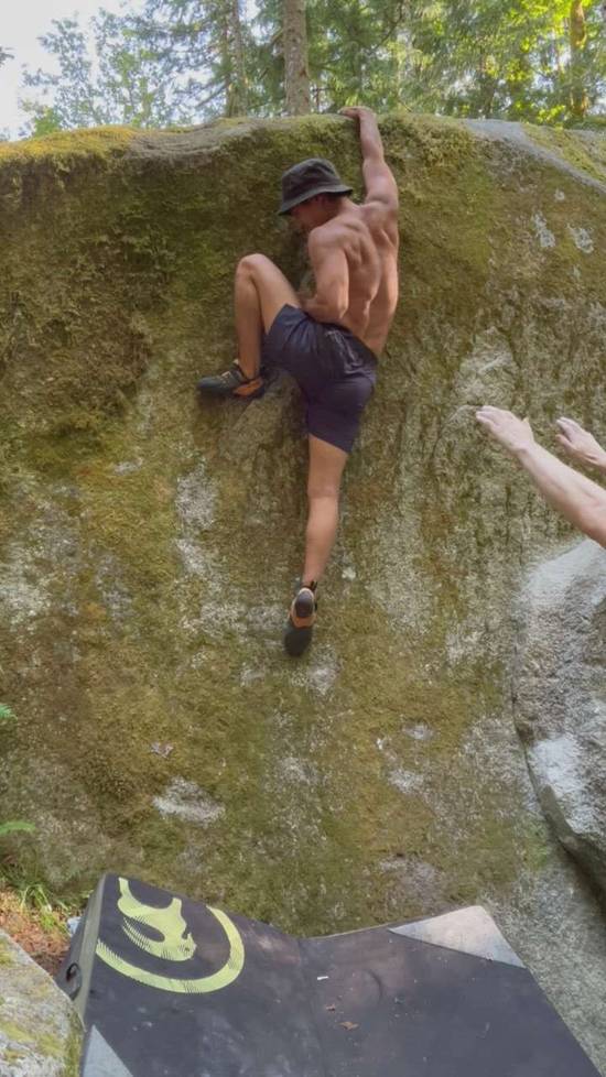 Yin Yang v7, Index - Beta Video from cc.climbs.rocks